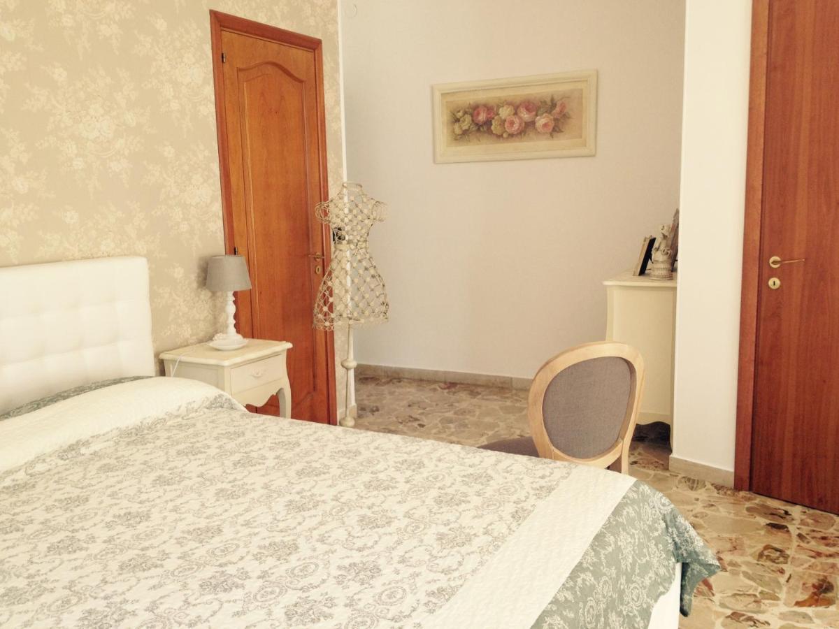 Il Piccolo Attico Bed & Breakfast Калтаджироне Екстериор снимка
