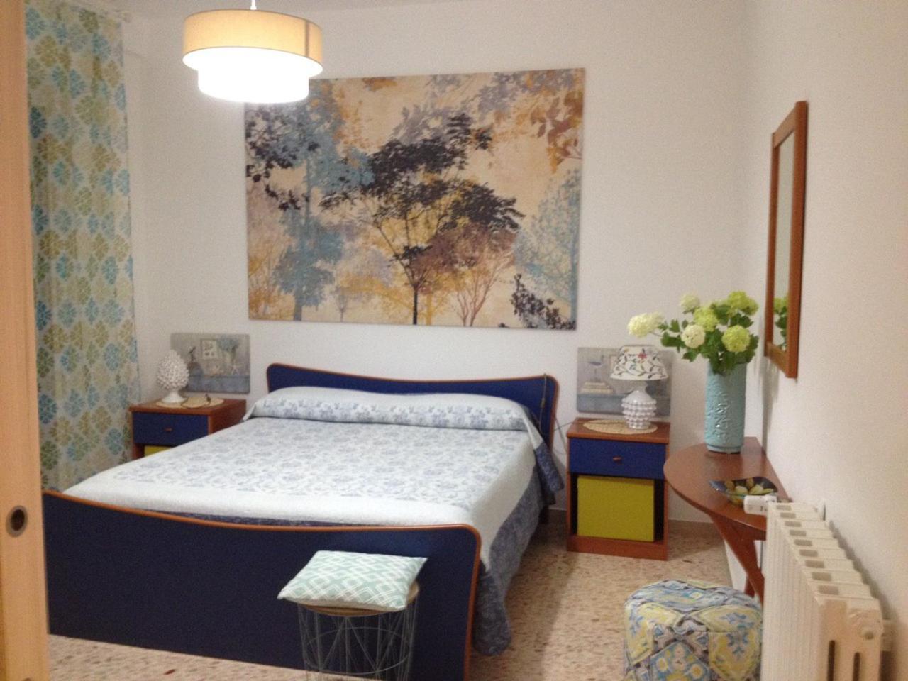 Il Piccolo Attico Bed & Breakfast Калтаджироне Екстериор снимка