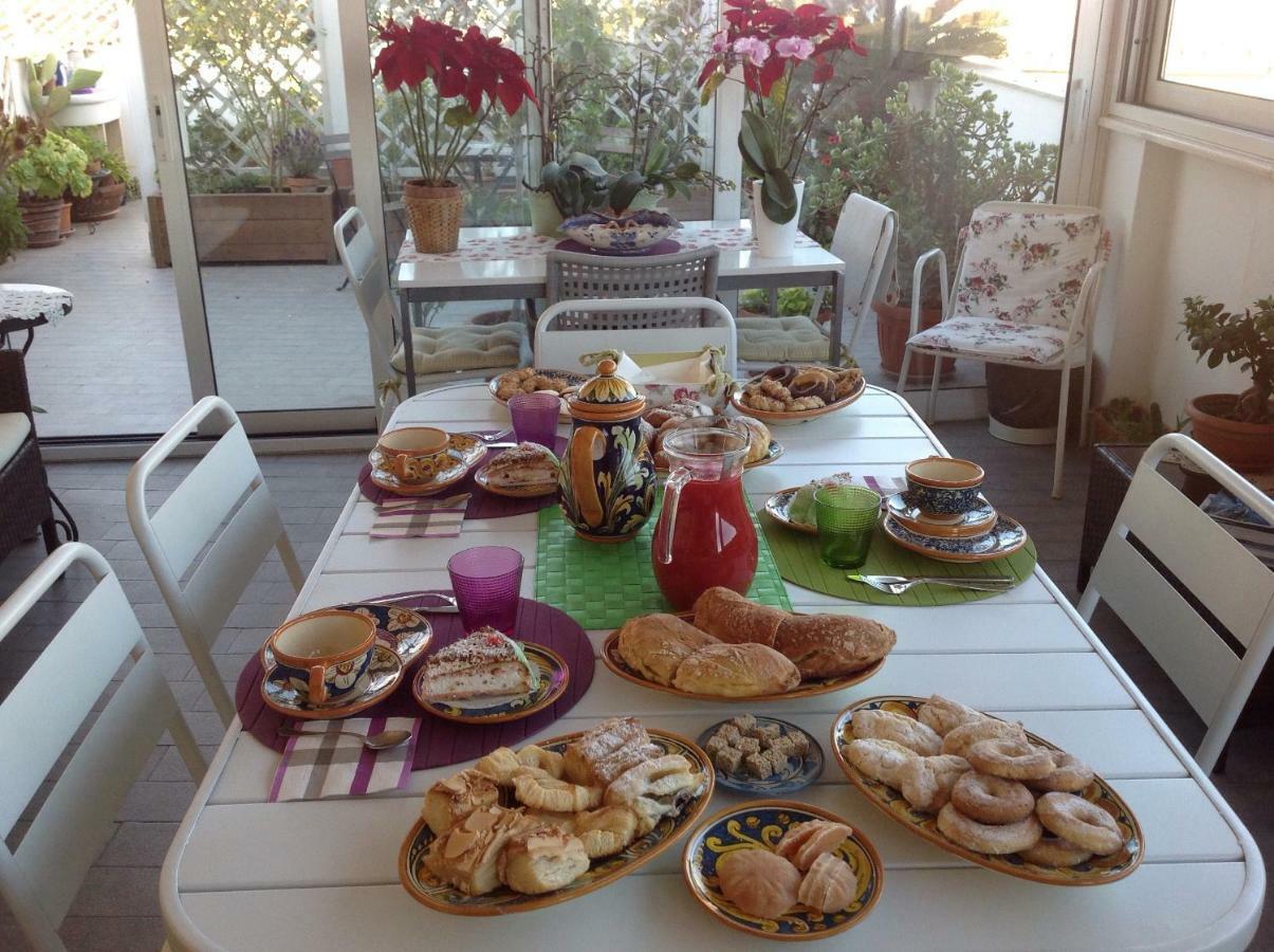 Il Piccolo Attico Bed & Breakfast Калтаджироне Екстериор снимка