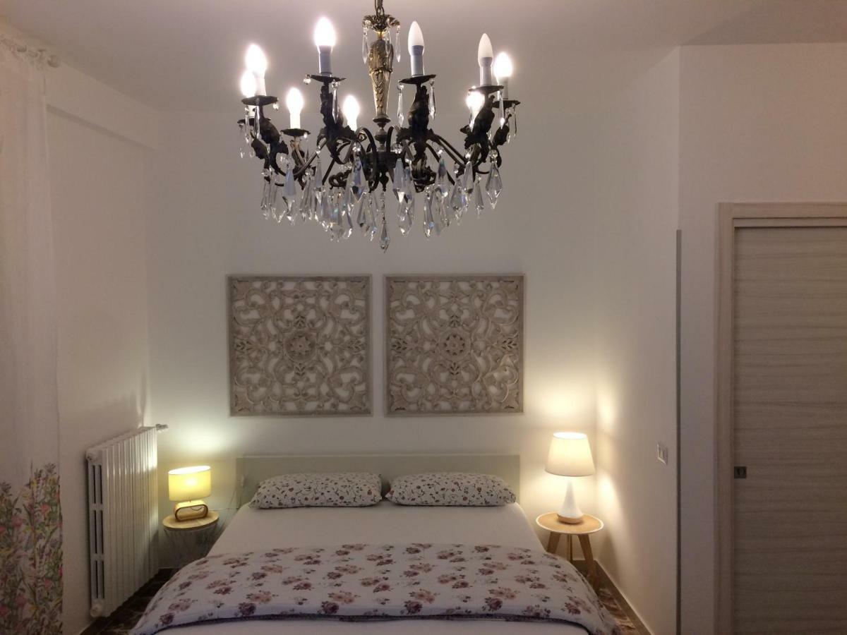 Il Piccolo Attico Bed & Breakfast Калтаджироне Екстериор снимка