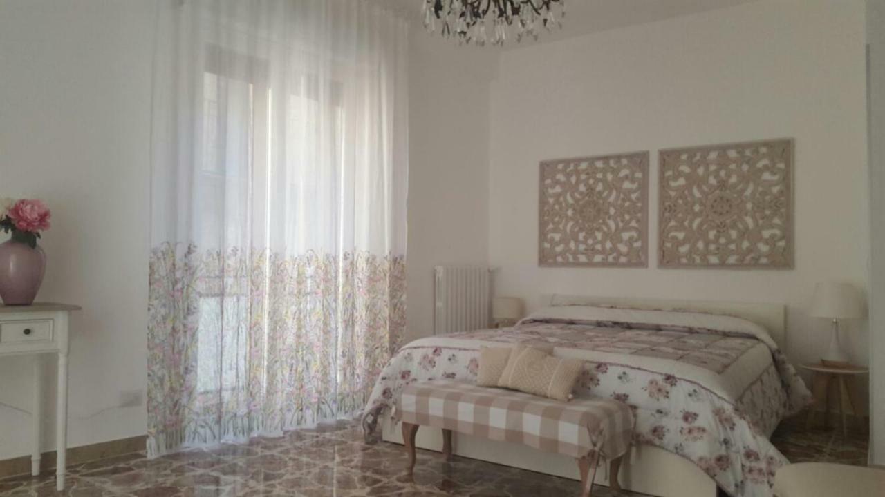 Il Piccolo Attico Bed & Breakfast Калтаджироне Екстериор снимка