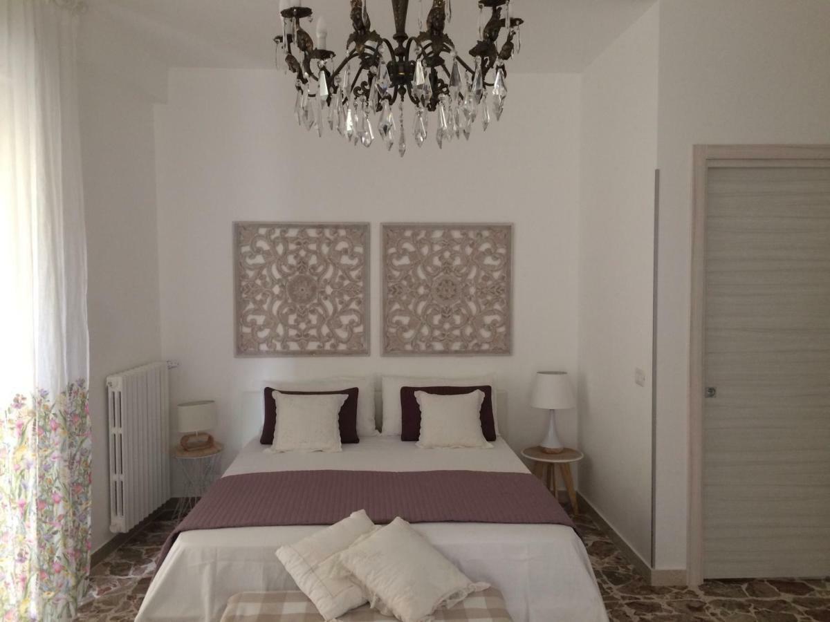 Il Piccolo Attico Bed & Breakfast Калтаджироне Екстериор снимка